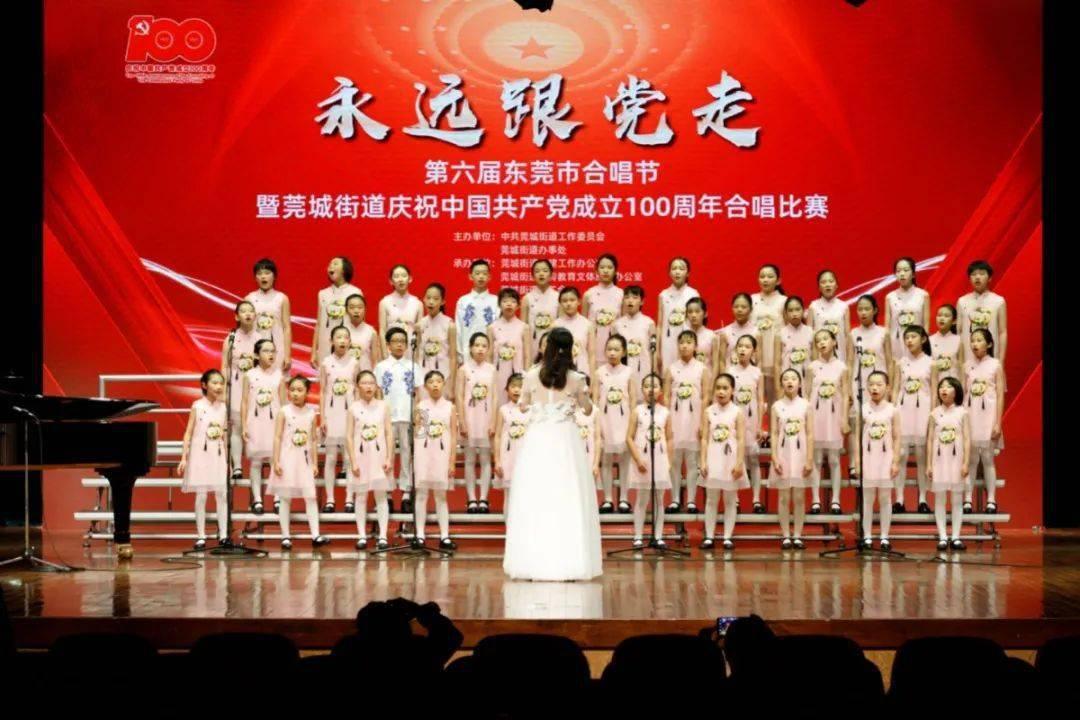 男生想要锻炼腹肌,做平板支撑和卷腹哪个更有效?-专业问答网站